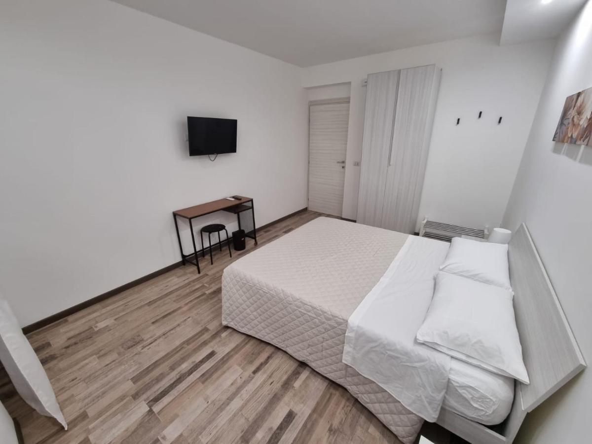 Civico 1 Apartment Valguarnera Caropepe Bagian luar foto