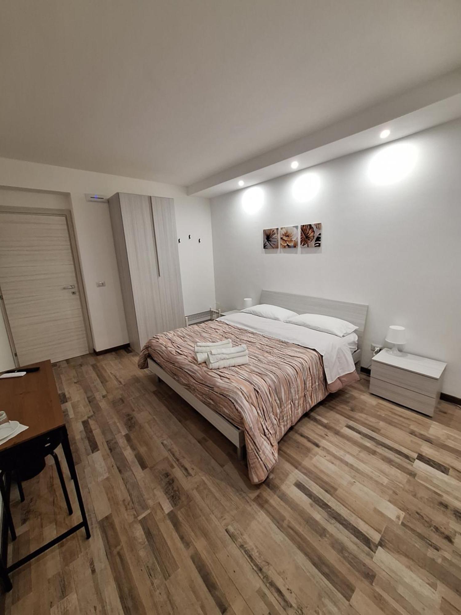Civico 1 Apartment Valguarnera Caropepe Bagian luar foto
