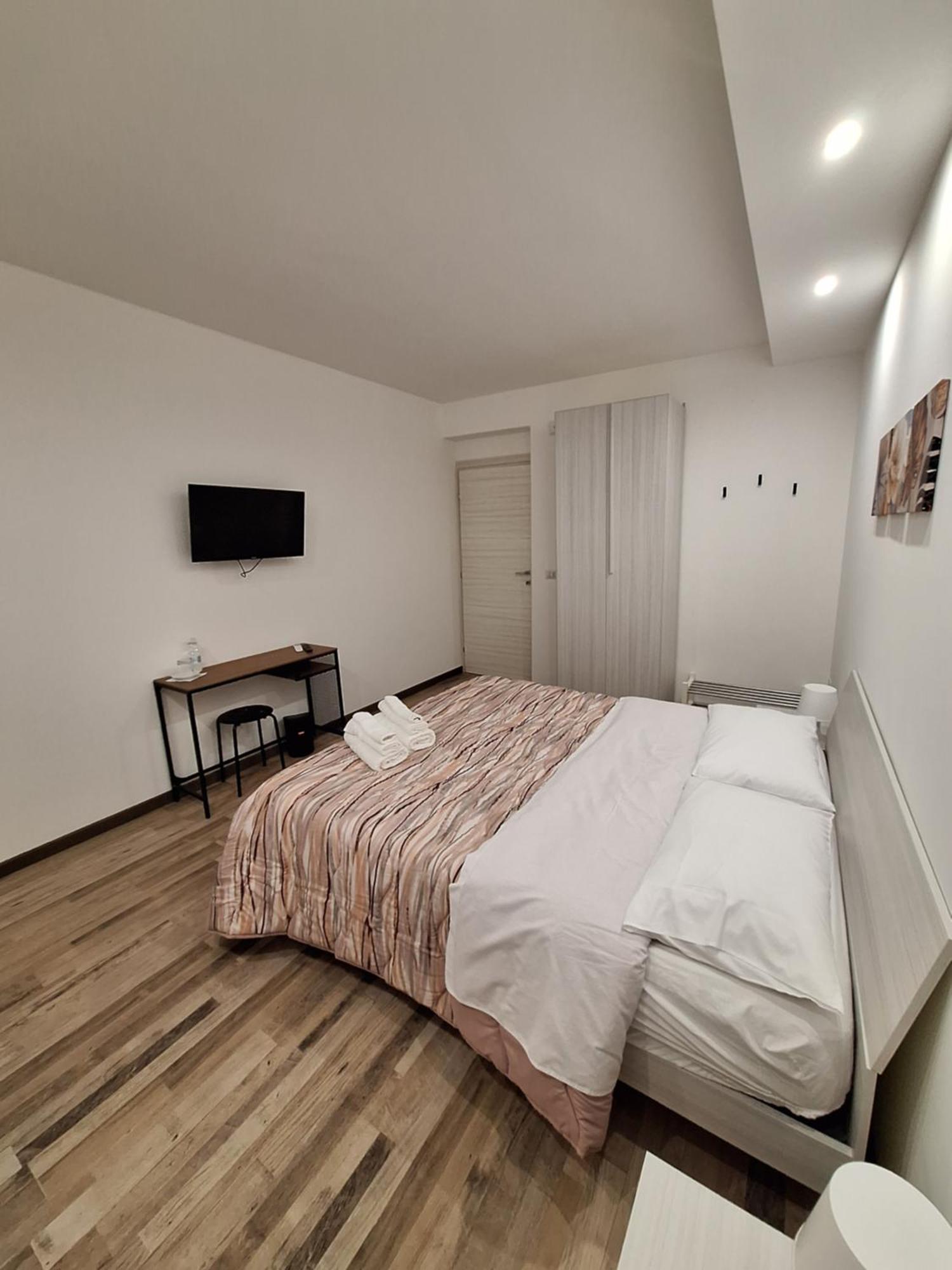 Civico 1 Apartment Valguarnera Caropepe Bagian luar foto